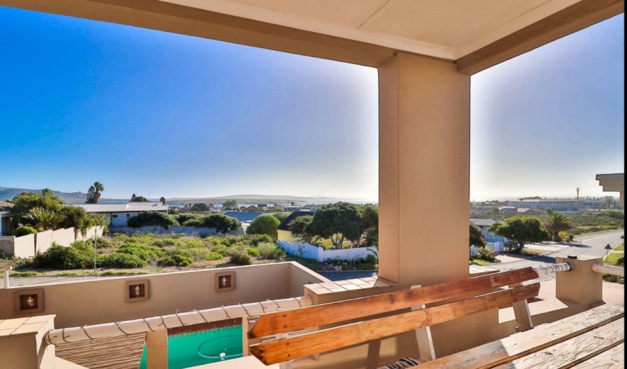 8 Bedroom Property for Sale in Middedorp Western Cape